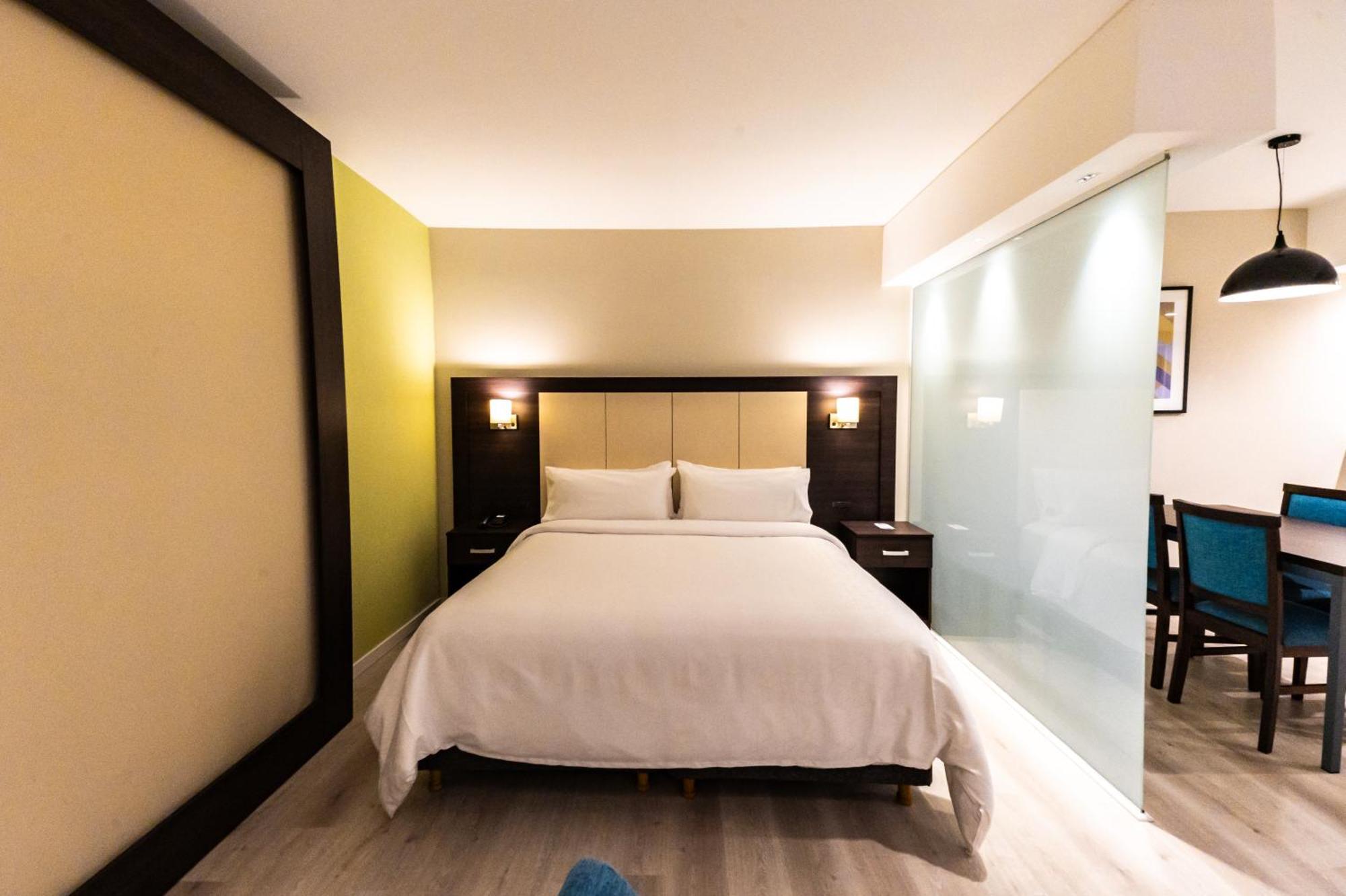Holiday Inn Express Rosario By Ihg מראה חיצוני תמונה
